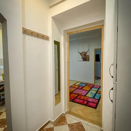 Apartmán Lovely With Free Parking, Koezponthoz Koezeli 3 Szobas Lakas