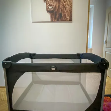 Apartmán Lovely With Free Parking, Koezponthoz Koezeli 3 Szobas Lakas *